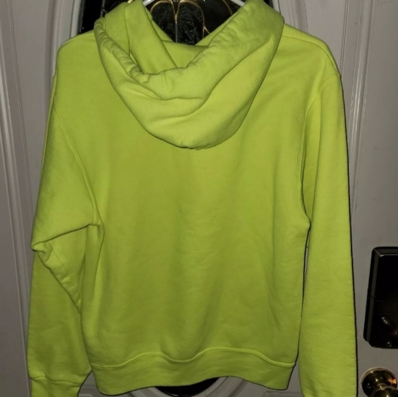 EUC Jerzees Small  Yes, I Am A Girl...Volleyball is my Game Hoodie - Picture 4 of 8